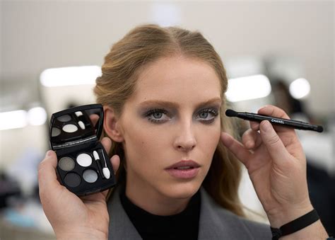 chanel make up autunno inverno 2023|chanel fall winter makeup.